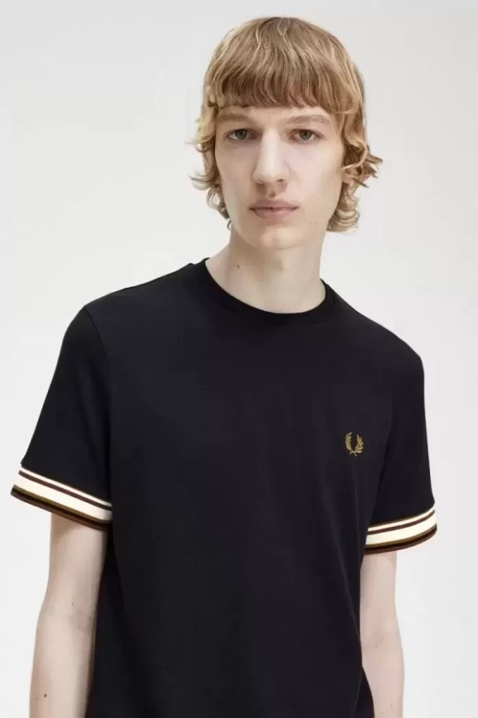 Bold Tipped Piqué Men’s T-Shirt Bold Tipped Piqué Men’s T-Shirt