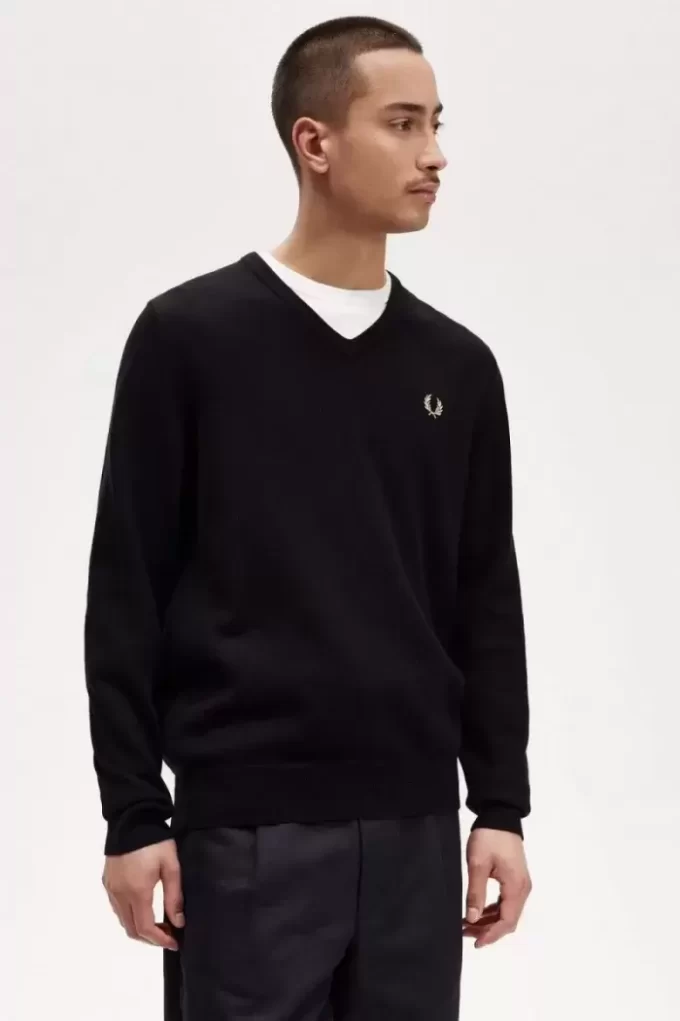 Classic V-Neck Men’s Jumper Classic V-Neck Men’s Jumper